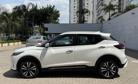 NISSAN KICKS 1.6 16V FLEXSTART EXCLUSIVE XTRONIC NISSAN KICKS 1.6 16V FLEXSTART EXCLUSIVE XTRONIC